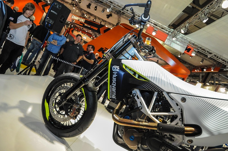 Husqvarna 701 Supermoto Custom