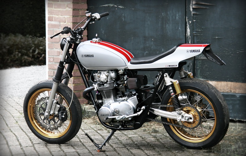 В качестве донора он использовал мотоцикл Yamaha XS650 1979. 