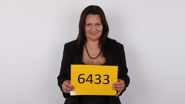 Czech Casting Renata 6433.